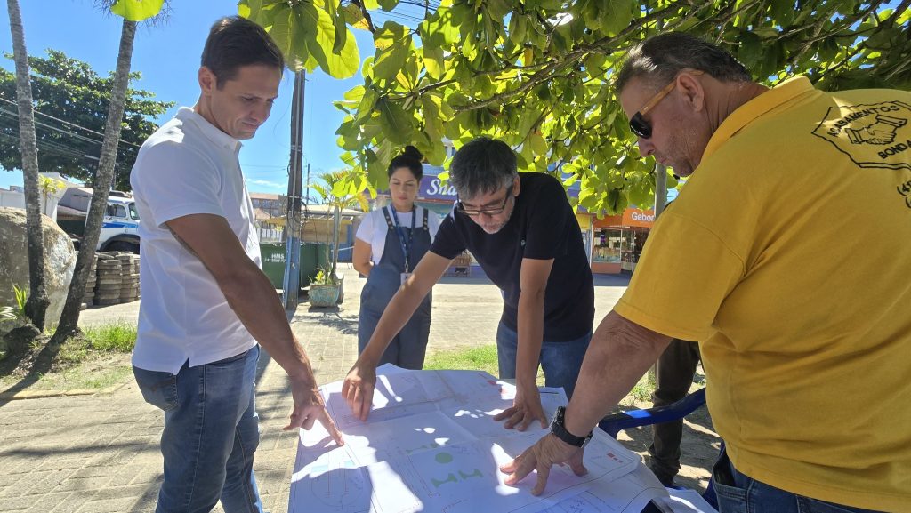 OBRAS NA AVENIDA PRINCIPAL DE IPANEMA – PONTAL DO PARANÁ – Foto Clovis Santos Prefeitura de Pontal do Paraná