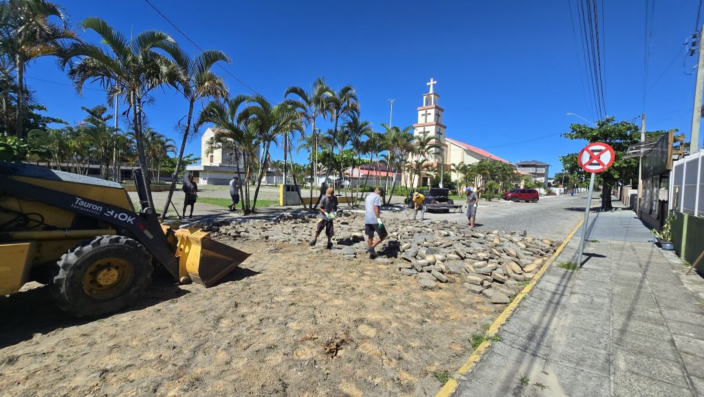 OBRAS NA AVENIDA PRINCIPAL DE IPANEMA – PONTAL DO PARANÁ – Foto Clovis Santos Prefeitura de Pontal do Paraná.jpg(4)