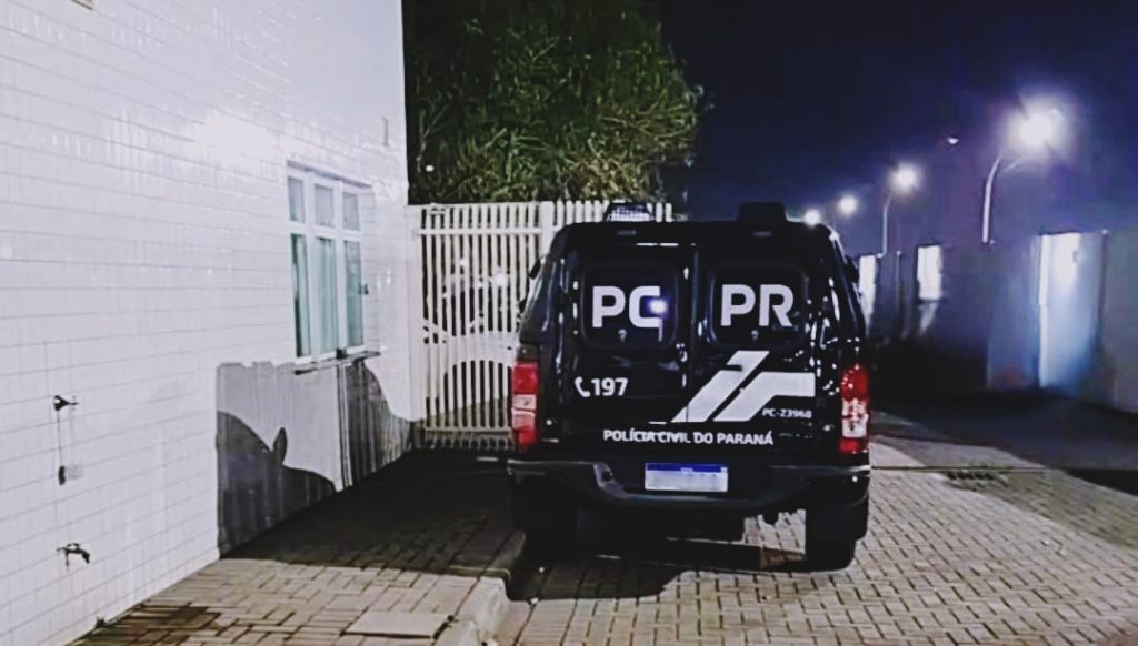 Casal é preso em Paranaguá por extorquir idoso em R$ 100 mil com golpe amoroso