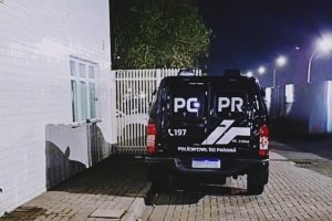Casal é preso em Paranaguá por extorquir idoso em R$ 100 mil com golpe amoroso