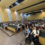 estudantes foram recepcionados no auditorio do isulpar