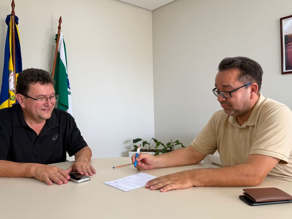 MAURICIO E SEC DE URBANISMO GUARATUBA FOTO JB LITORAL 