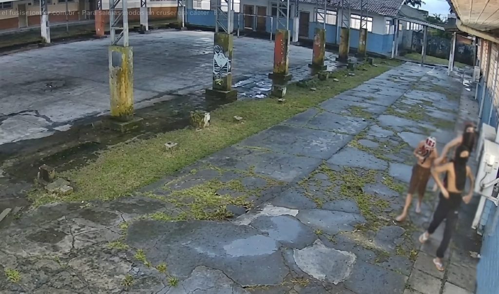 Menores apreendidos por vandallismo em escola 3