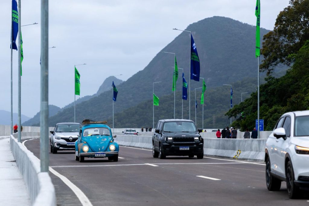 PONTE DE GUARATUBA – TRAFEGO VEICULOS – FOTO SECOM