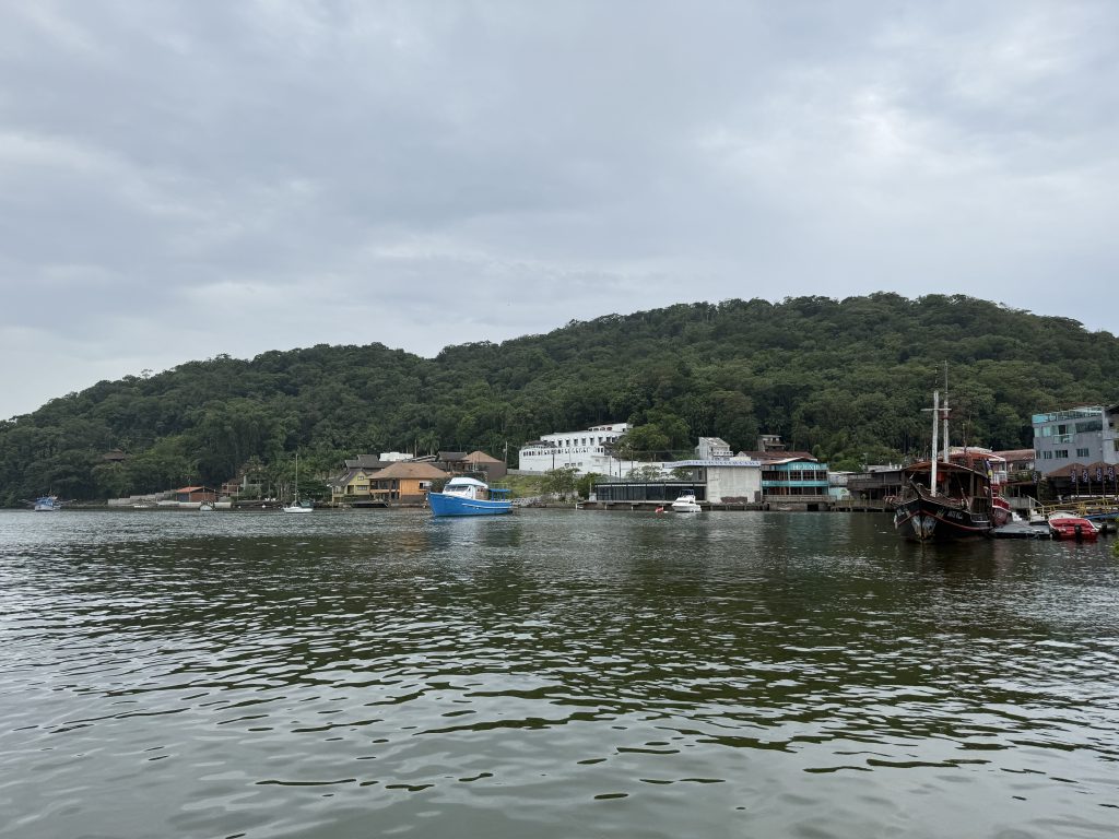 PRAÇA DOS NAMORADOS - NUBLADO – GUARATUBA – Foto Maria Heiffer JB Litoral – 29.01 (11)