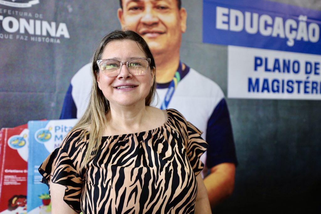 SECRETARIA EDUCACAO ANTONINA – SIMONE MEDINA – FOTO PREFEITURA DE ANTONINA (2)