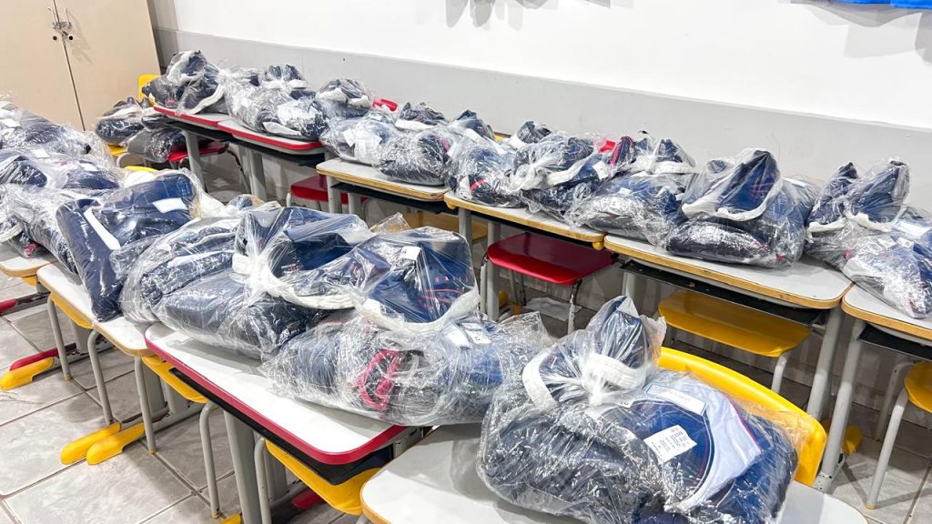 UNIFORME MATINHOS – FOTO DIVULGACAO PREFEITURA DE MATINHOS (6)