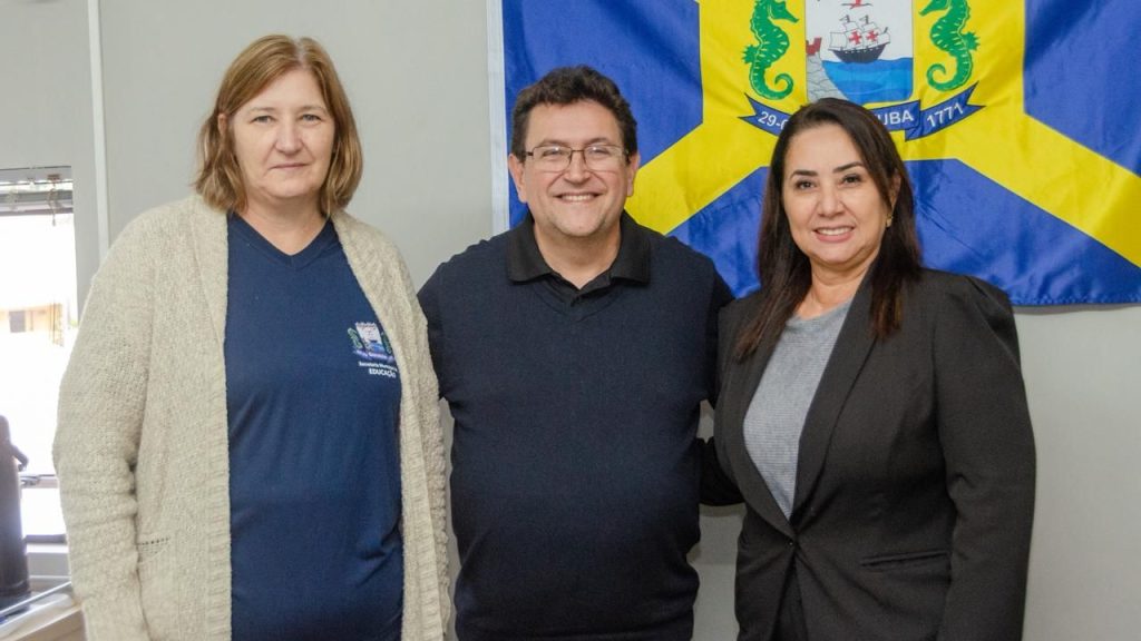 catia educação foto pref de guaratuba