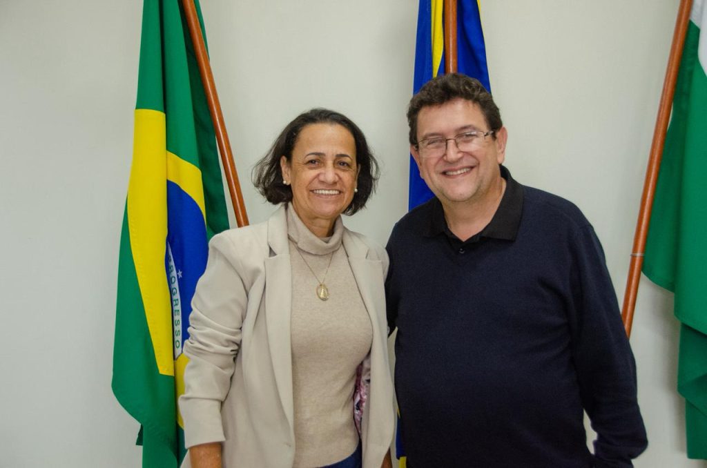 edna foto pref de guaratuba