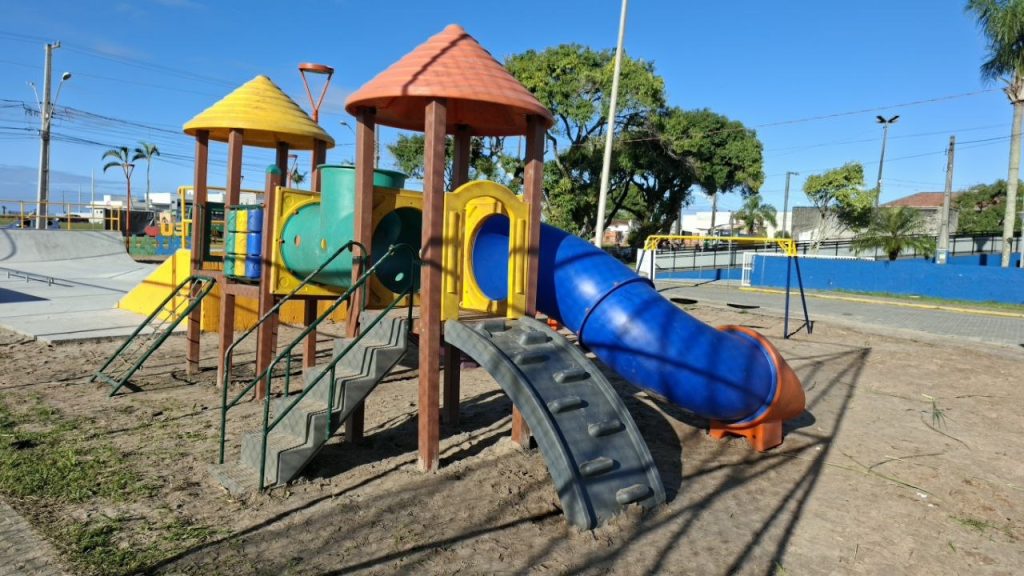 foto praça pref pontal do parana1 (3)