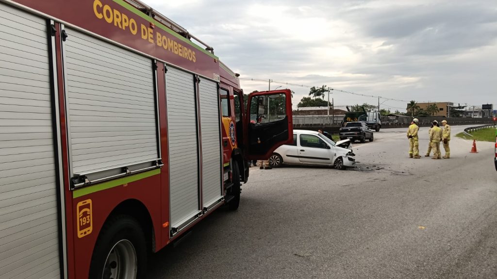 ACIDENTE PR 407 – FOTO Elisio Jr – Litoral News PR (2)