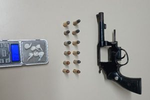 Apreensão de arma e drogas pela GCM em Paranaguá