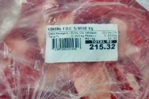 Carne-apreendida-pela-GCM-em-Paranagua-e1782140540316