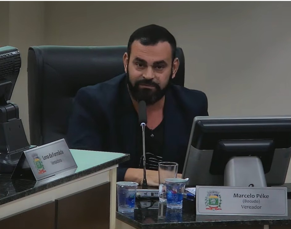 Vereador Marcelo Péke (Republicanos) questionou o aumento do número de cargos e o projeto ter entrado em pauta poucos minutos antes do início da sessão
