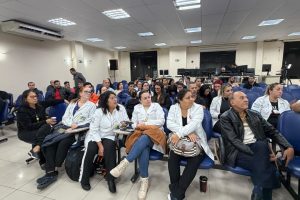 Servidores da Fundação lotaram a Câmara Municipal para acompanhar a votação do projeto da Prefeitura que extinguiu a FASP, no último dia 2. Foto: JB Litoral