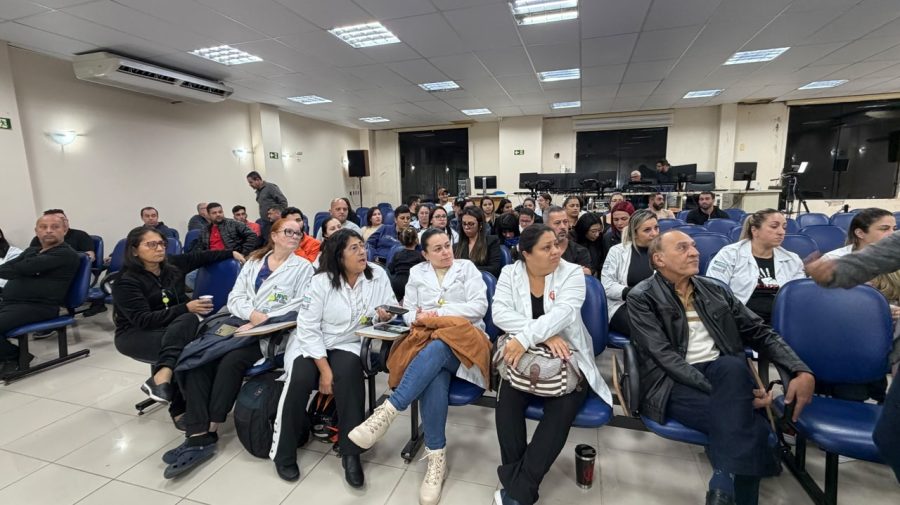 Servidores da Fundação lotaram a Câmara Municipal para acompanhar a votação do projeto da Prefeitura que extinguiu a FASP, no último dia 2. Foto: JB Litoral