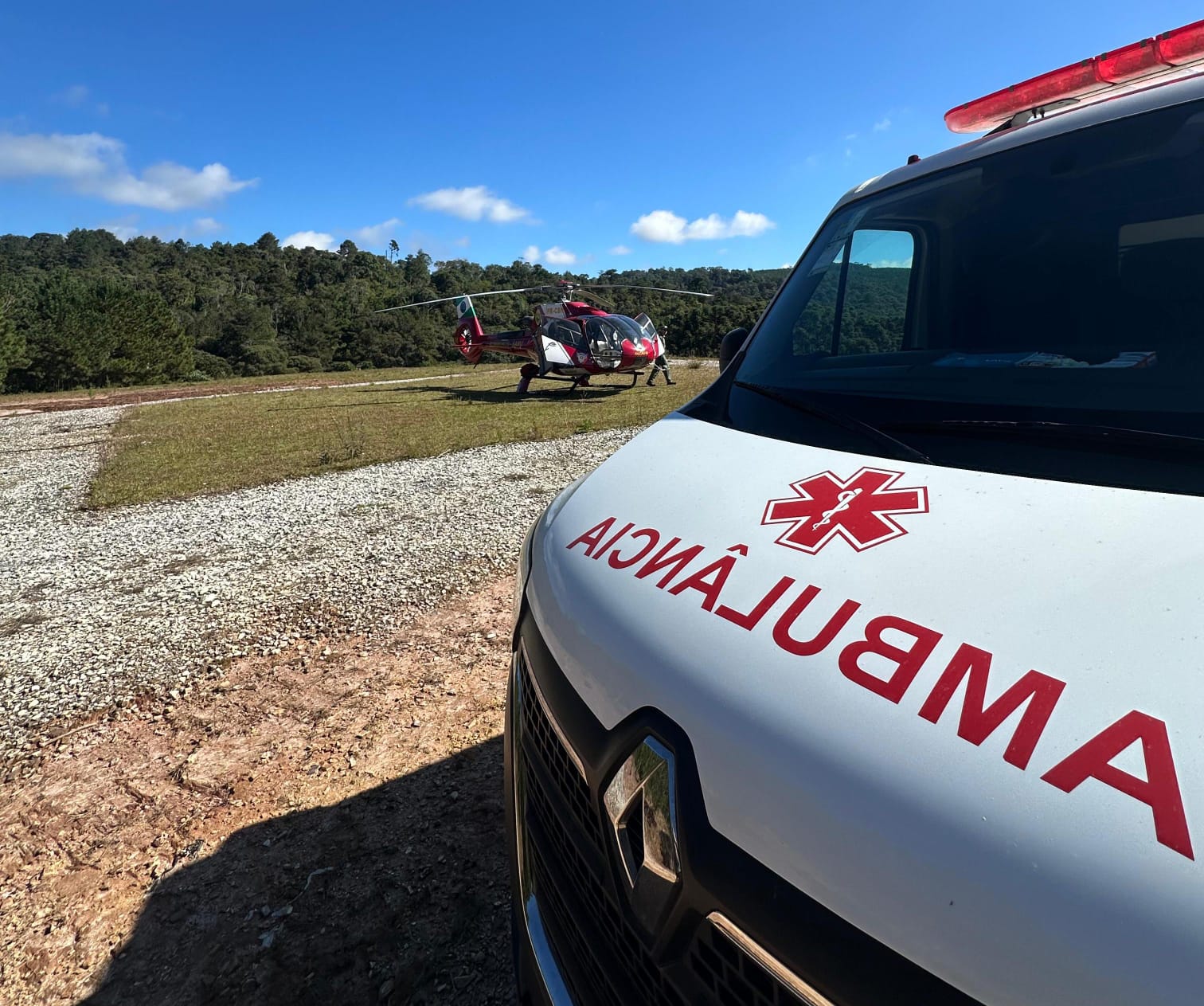 Veja o vídeo: helicóptero da PM transporta idosa de Matinhos para ...