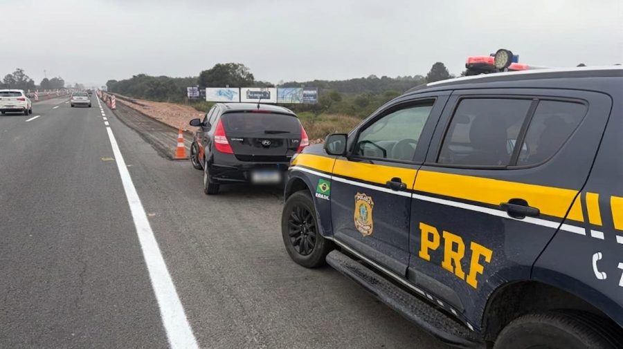 PRF apreende carro na BR-277