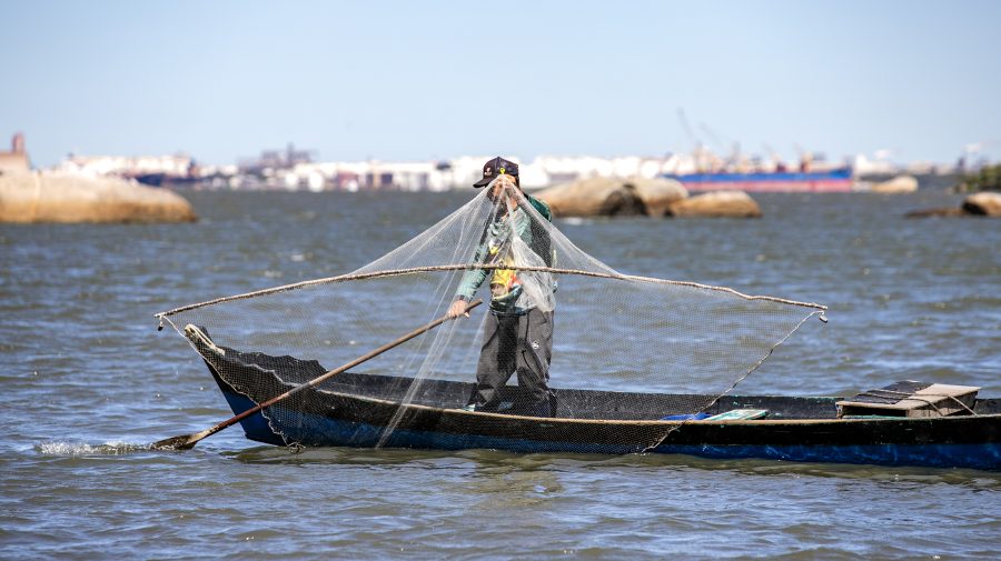 Pescador Litoral – Foto Claudio Neves Portos do Paraná