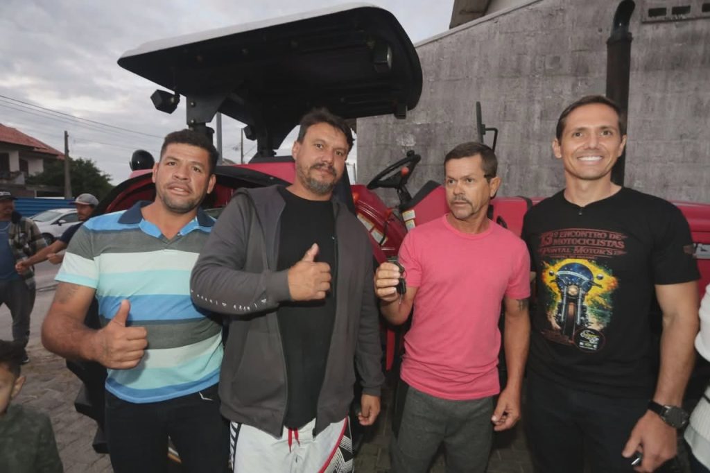 trator pesca pref pontal do parana2