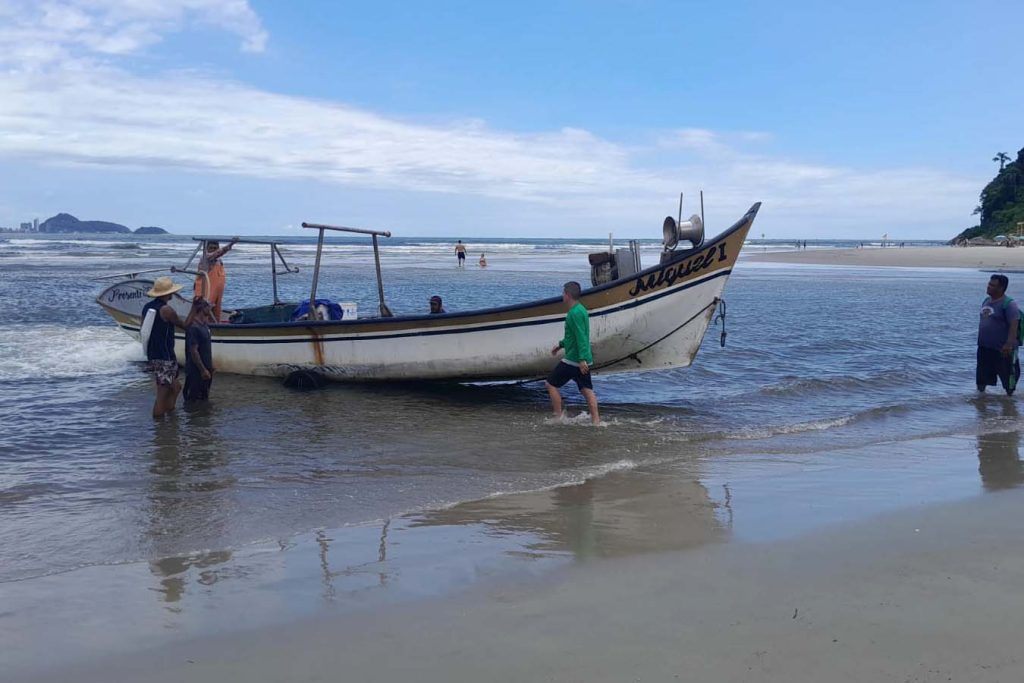 pescador guaratuba – Foto DER