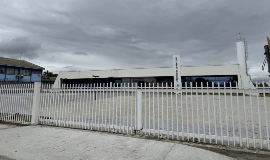 CENTRO-DA-JUVENTUDE-PARANAGUA-FOTO-MARIA-HEIFFER-JB-LITORAL-1-scaled-e1776045568104