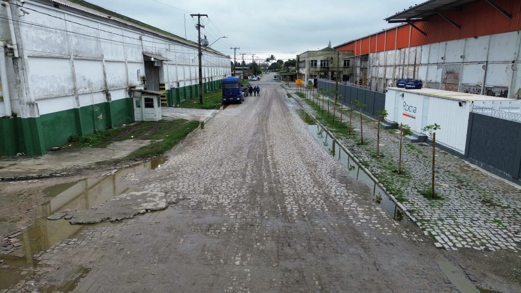 Rua Xavier da Silva entre a R. Francisco Machado e a Av Bento Rocha