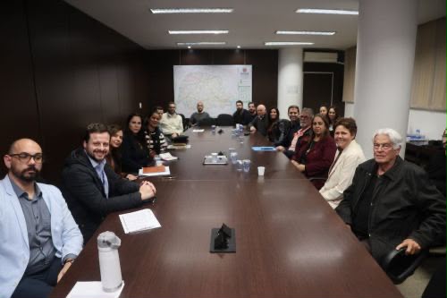 Reunião entre prefeituras e Governo do Paraná serviu para que projeto fosse mais uma vez reapresentado. Foto: Divulgação/Prefeitura de Pontal do Paraná
