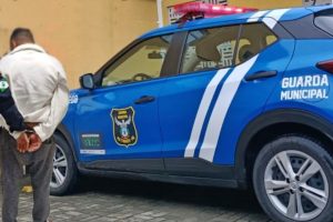 Homem preso pela GCM em Matinhos por violência doméstica