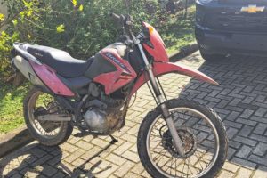 Moto furtada recuperada