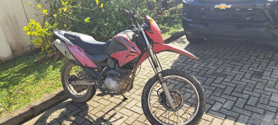 Moto furtada recuperada