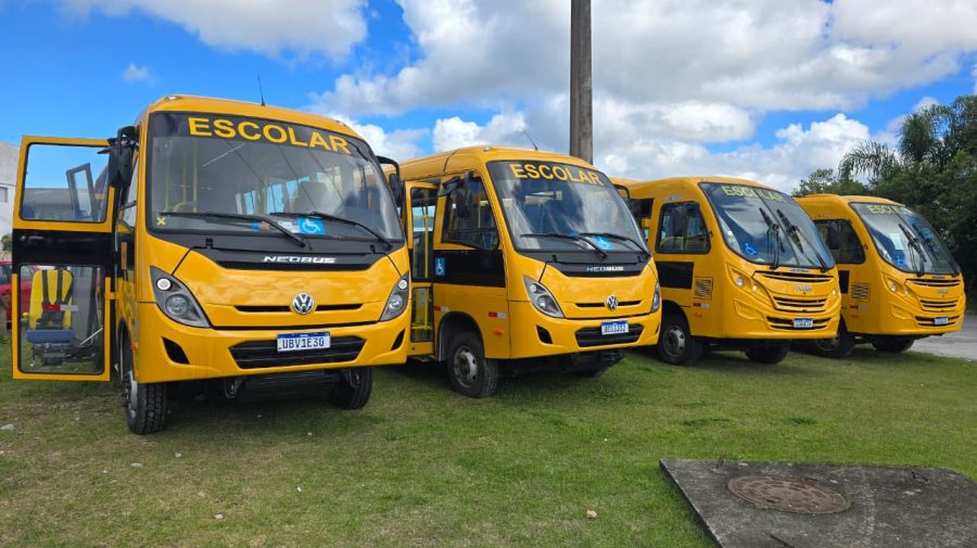 ONIBUS ESCOLAR – FOTO PREFEITURA DE PONTAL DO PARANA (2)
