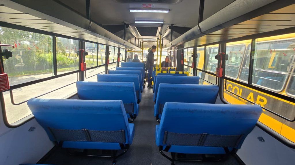ONIBUS ESCOLAR – FOTO PREFEITURA DE PONTAL DO PARANA (3)