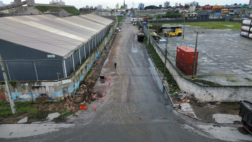 Rua-Nestor-Victor-a-partir-da-Av-Ayrton-Senna-da-Silva-ate-o-prolongament-em-direcao-a-Av-Manoel-Ribas. Foto JB Litoral